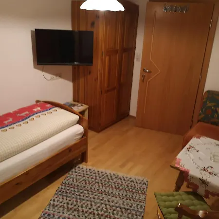 Gaestehaus Luxner 3* שטראס אים זילרטל