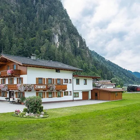 Gaestehaus Luxner Uef 3* Strass im Zillertal