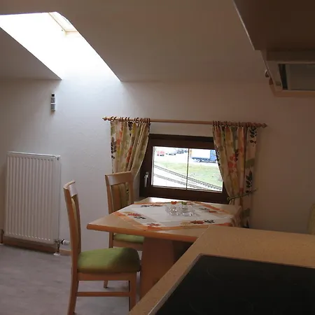 Nocleg ze śniadaniem Gaestehaus Luxner Uef Strass im Zillertal