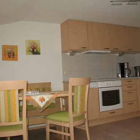 Nocleg ze śniadaniem Gaestehaus Luxner Uef
