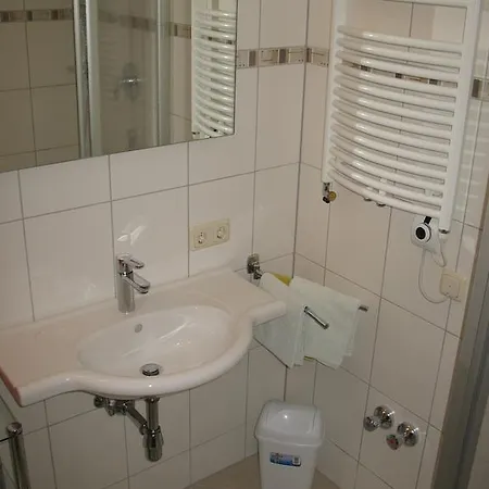 Alojamento de Acomodação e Pequeno-almoço Gaestehaus Luxner Uef