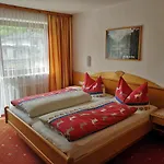 Gaestehaus Luxner Vendégház Strass im Zillertal