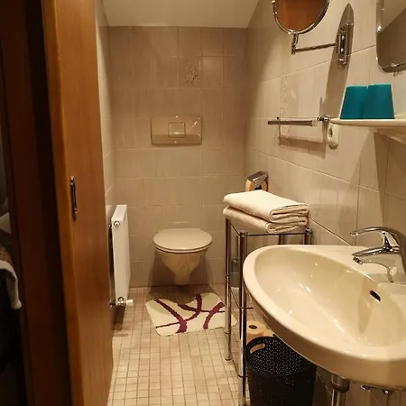 Gaestehaus Luxner Uef シュトラス・イム・ツィラータール