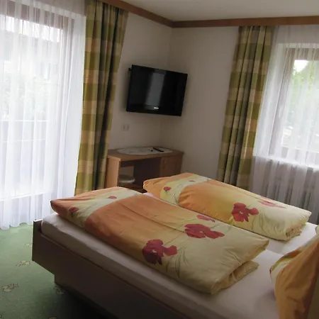 Gaestehaus Luxner Uef 3* シュトラス・イム・ツィラータール