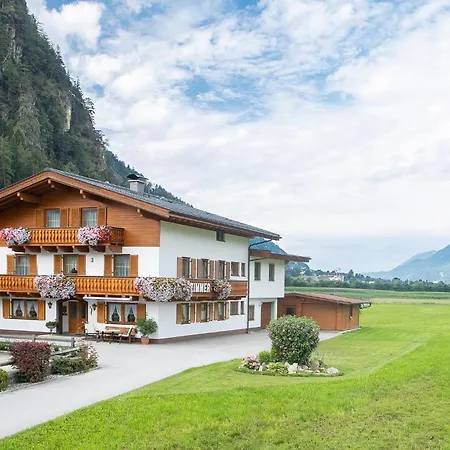 Gaestehaus Luxner Uef 3*
