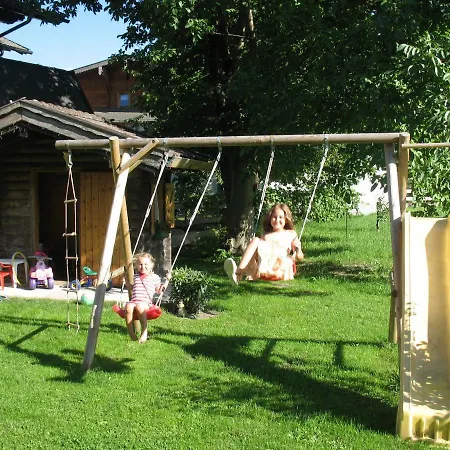 Gaestehaus Luxner Guest house Strass im Zillertal